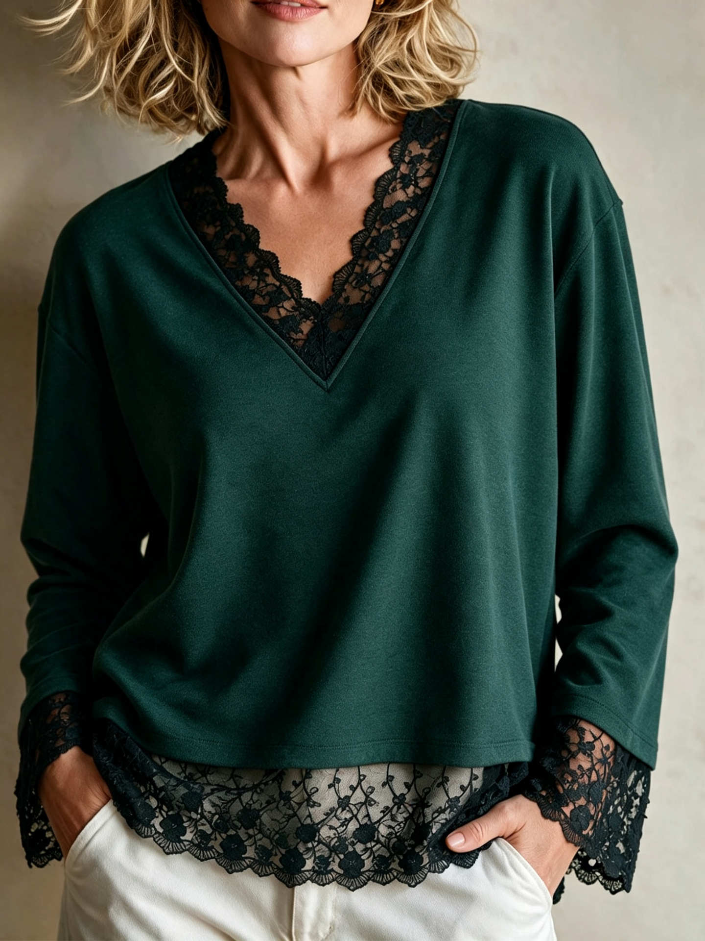 Women's Lace Spliced V-Neck Long-Sleeve Top