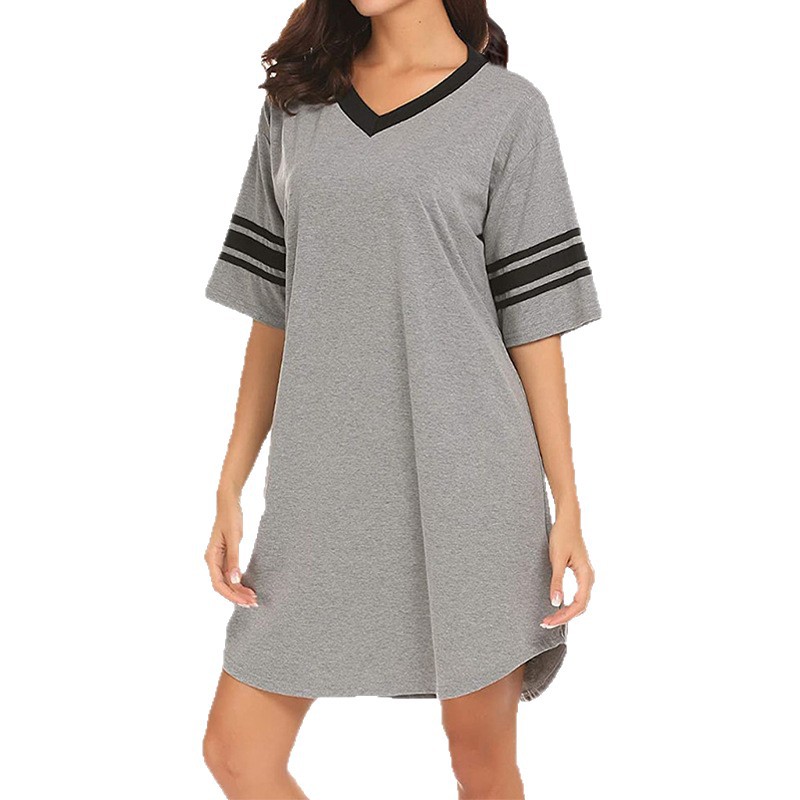 Colorblock V-Neck Longline T-Shirt with Asymmetric Hem