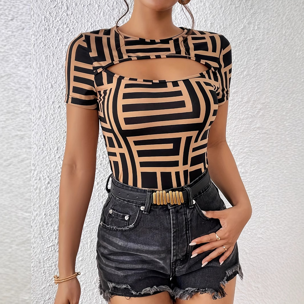 Women's Cutout Short Sleeve T-Shirt Retro Geometric Slim Fit