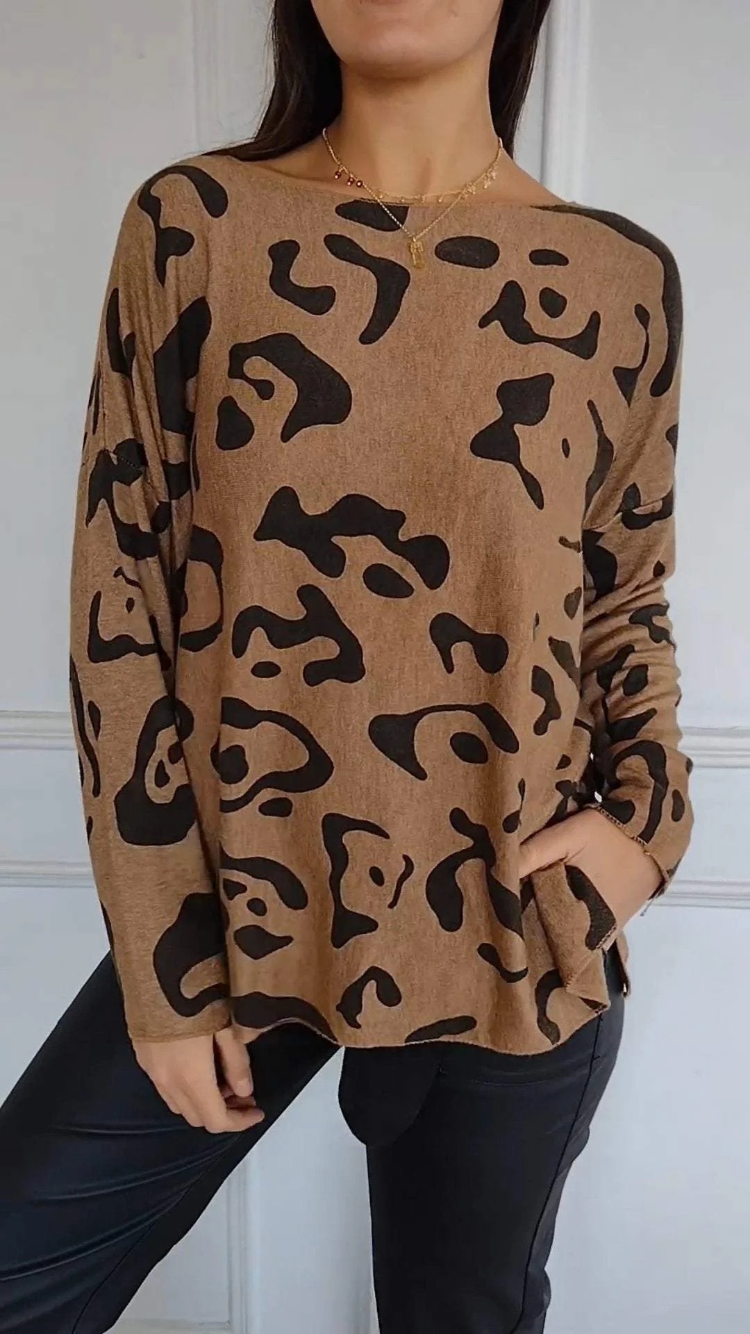 Women's Leopard Print Long Sleeve Crewneck Top