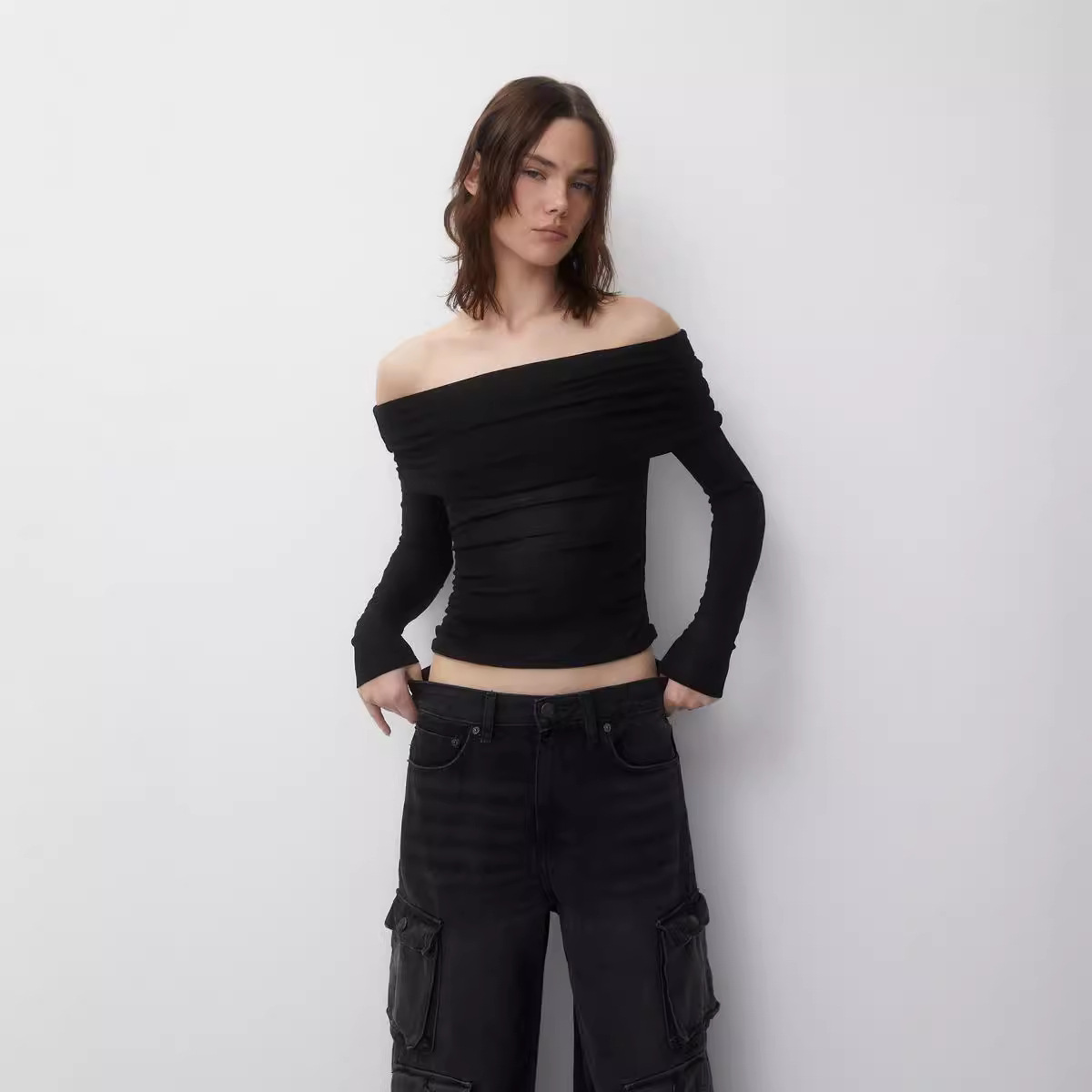 Sexy Off-Shoulder Long-Sleeve T-Shirt Solid Color Slim Fit Cropped Top
