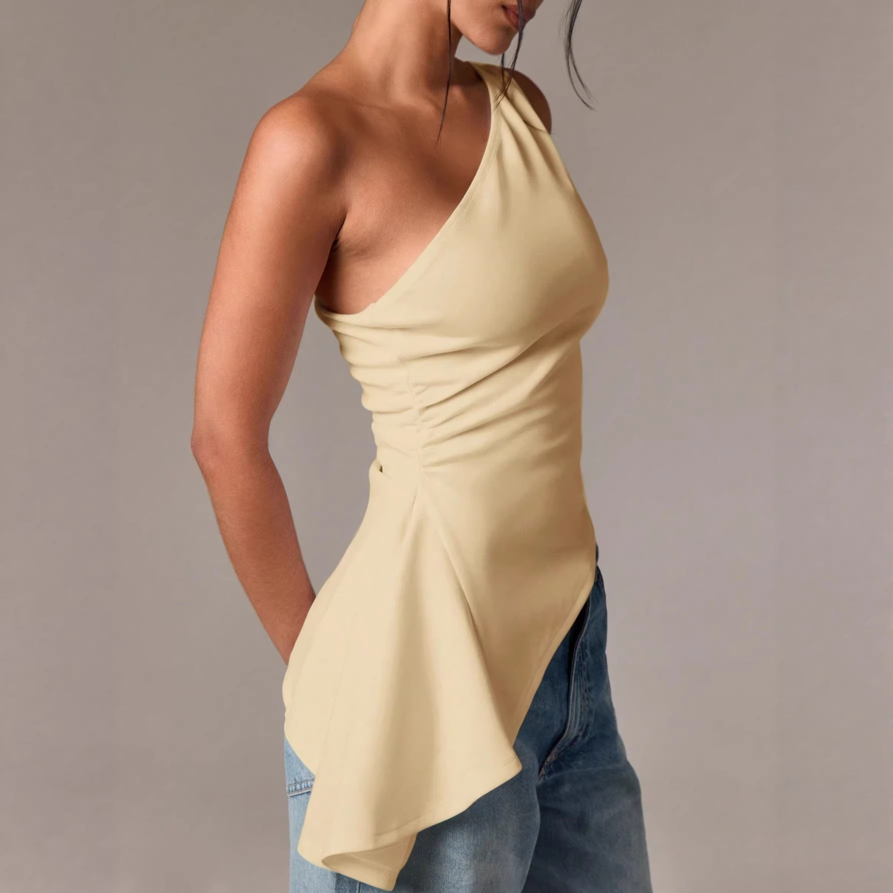 Asymmetric Open-Back Slim-Fit One-Shoulder Solid Color Sleeveless Top