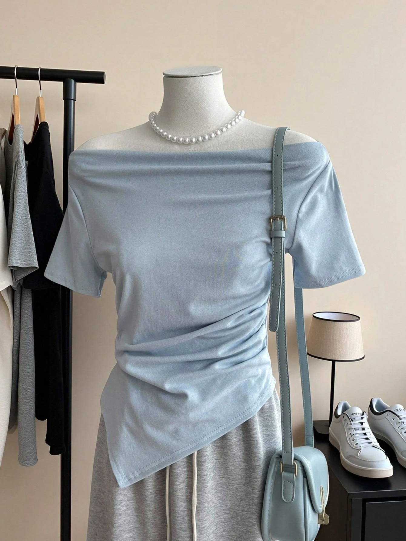 Off-Shoulder Asymmetrical Short Sleeve T-Shirt Women's Slim Cropped Top