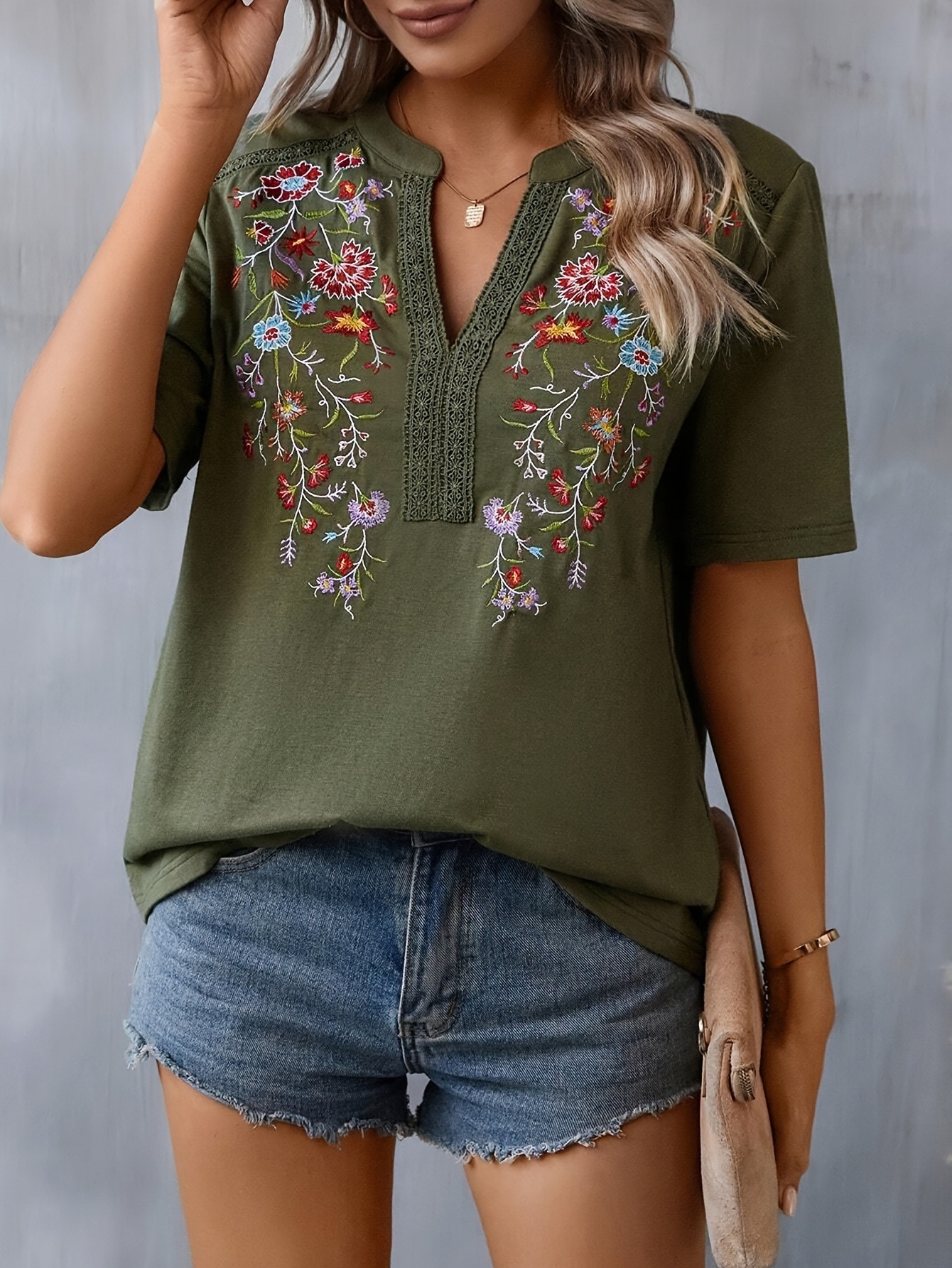 Women's Loose Embroidered Short Sleeve Shirt