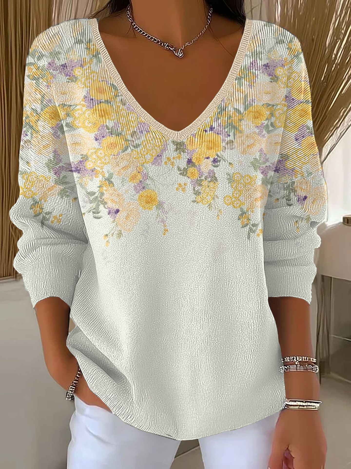 Women's Floral Star Print V-Neck Long-Sleeve T-Shirt
