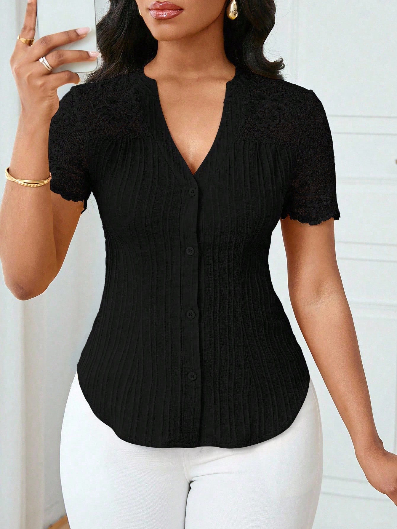 Women's Lace-Trim V-Neck Short-Sleeve Blouse with Pleats and Curved Hem