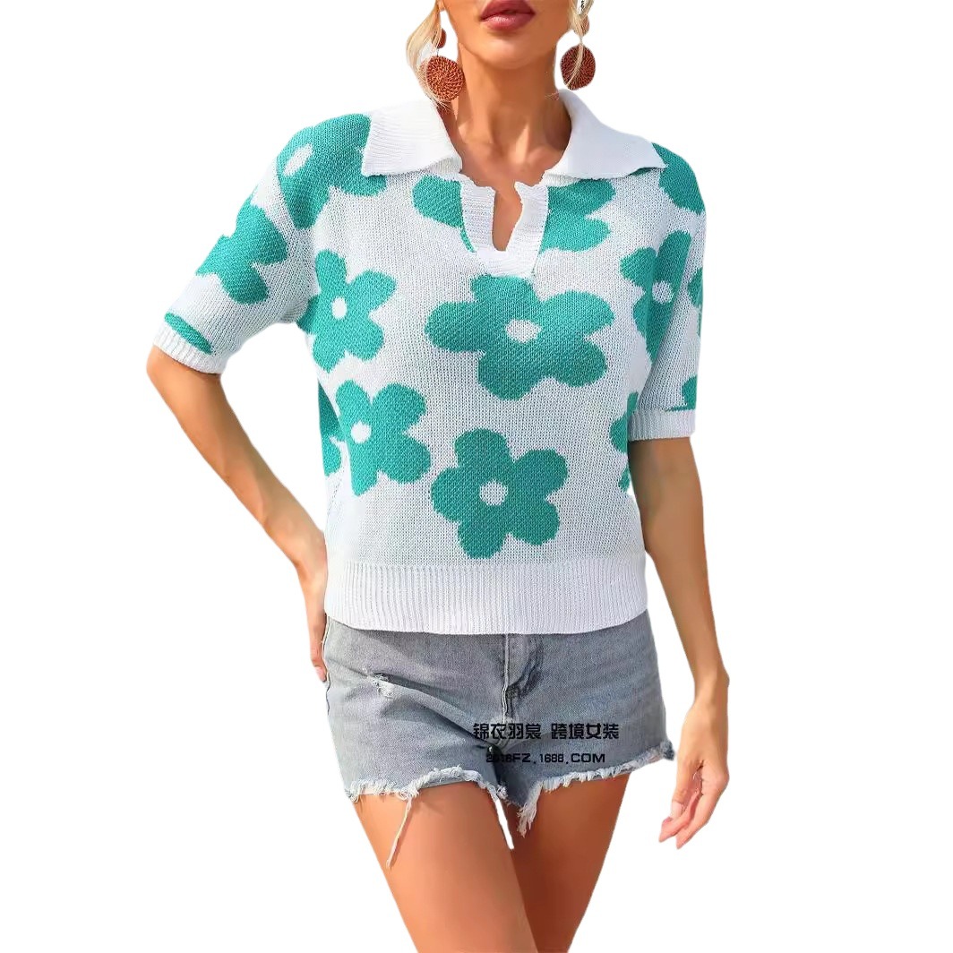 Floral Print Short-Sleeve Plus Size T-Shirt with Turn-Down Collar