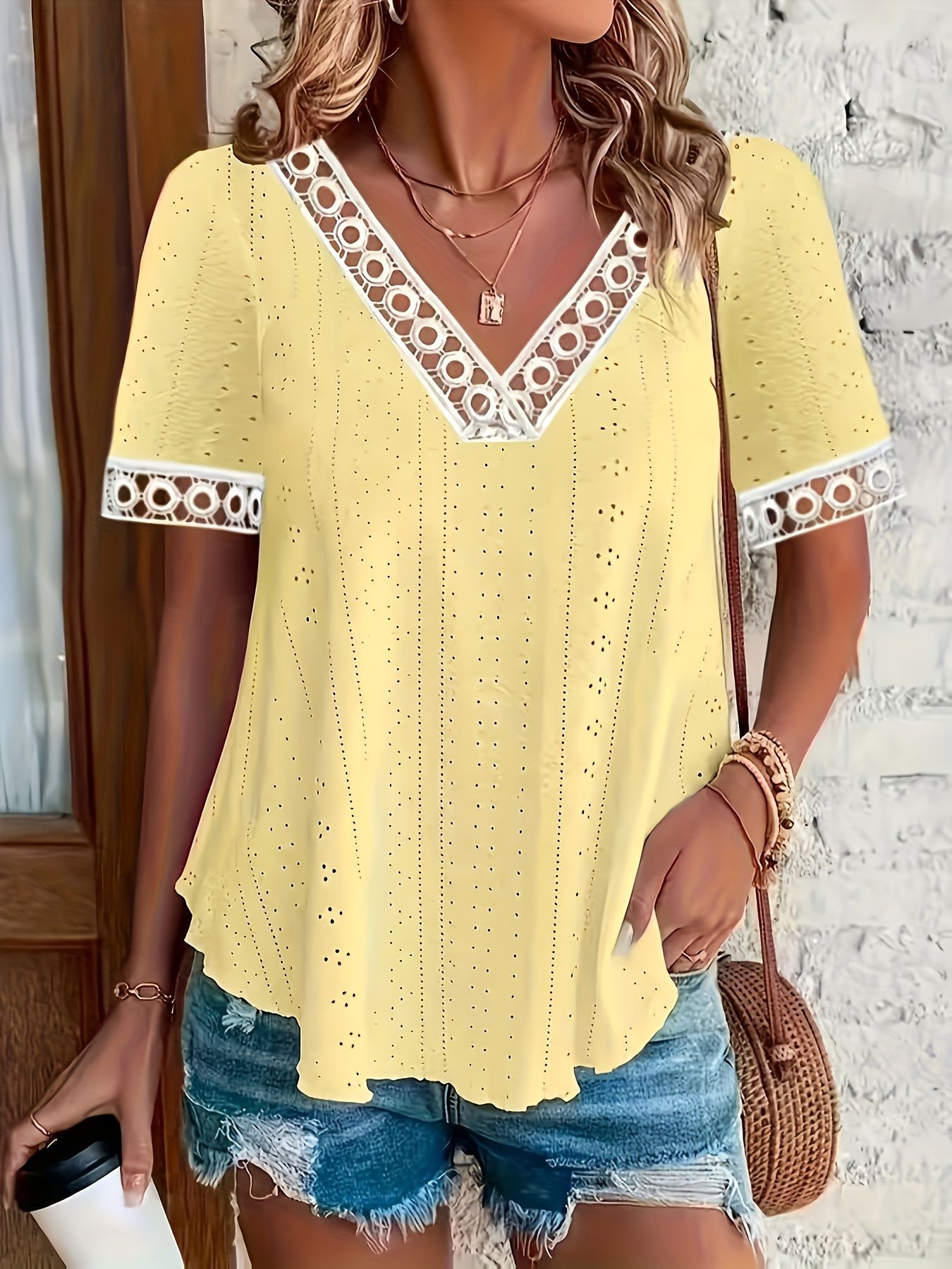 Women's Jacquard Short Sleeve V-Neck Lace Trim T-Shirt