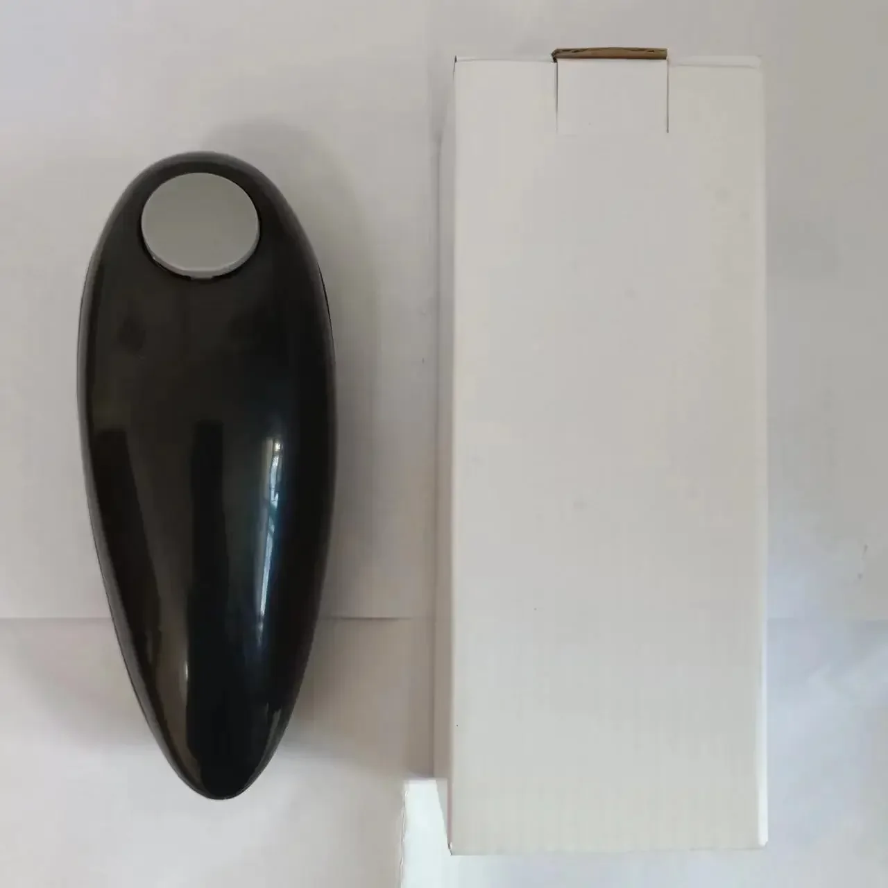 Electric Can Opener Automatic One Touch, Smooth Edge Handheld Can Opener, Cordless Portable Kitchen Gadget for Arthritis Sufferers, Black/Red/White