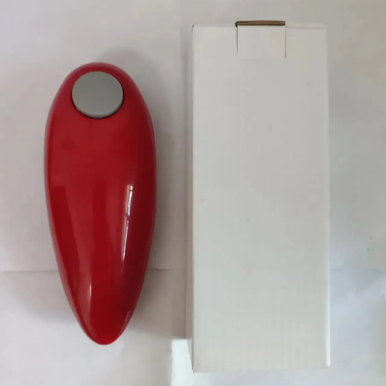 Electric Can Opener Automatic One Touch, Smooth Edge Handheld Can Opener, Cordless Portable Kitchen Gadget for Arthritis Sufferers, Black/Red/White