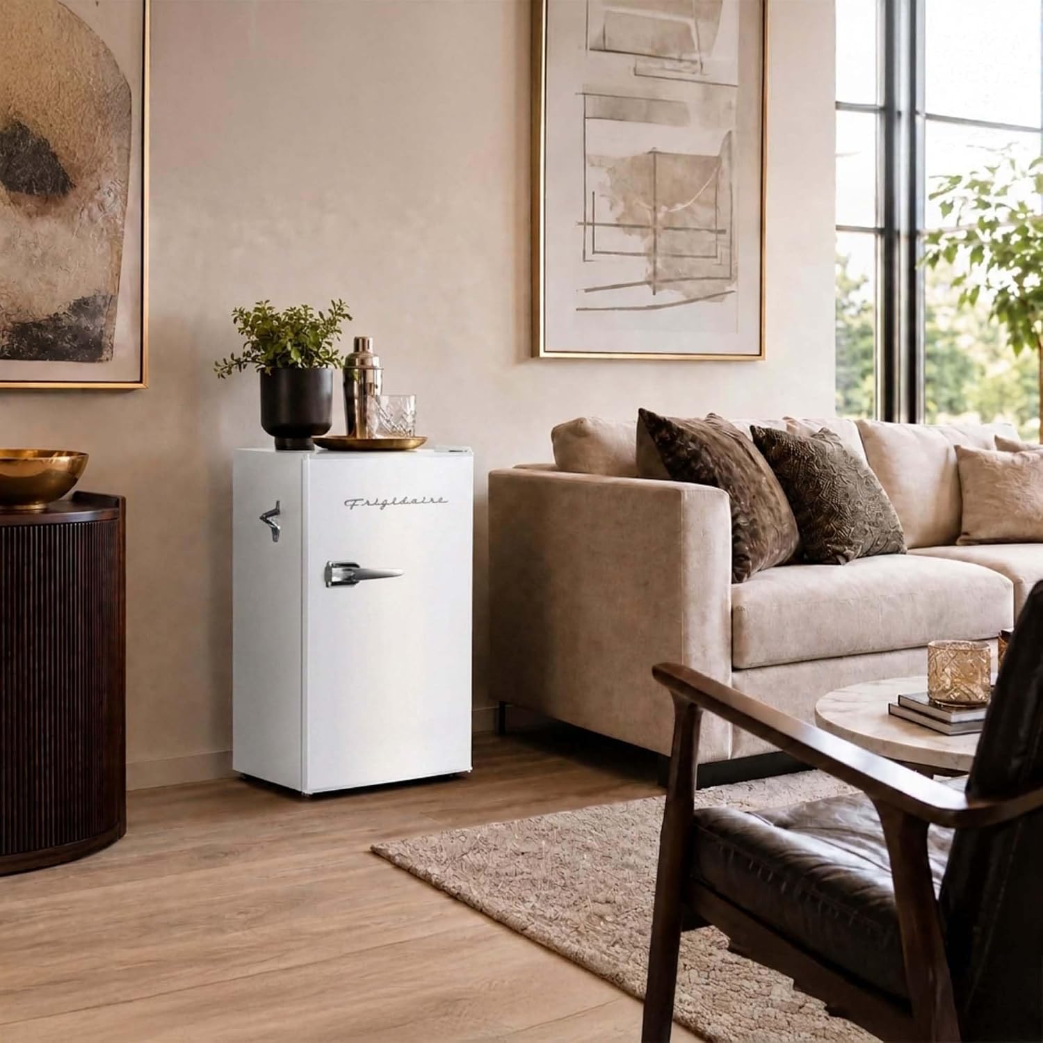 ❄️ Refrigerador compacto retro Frigidaire con enfriador, refrigerador de mostrador de 3.2 pies cúbicos con abridor de botellas incorporado, ideal para oficina, dormitorio, residencia estudiantil o cabaña