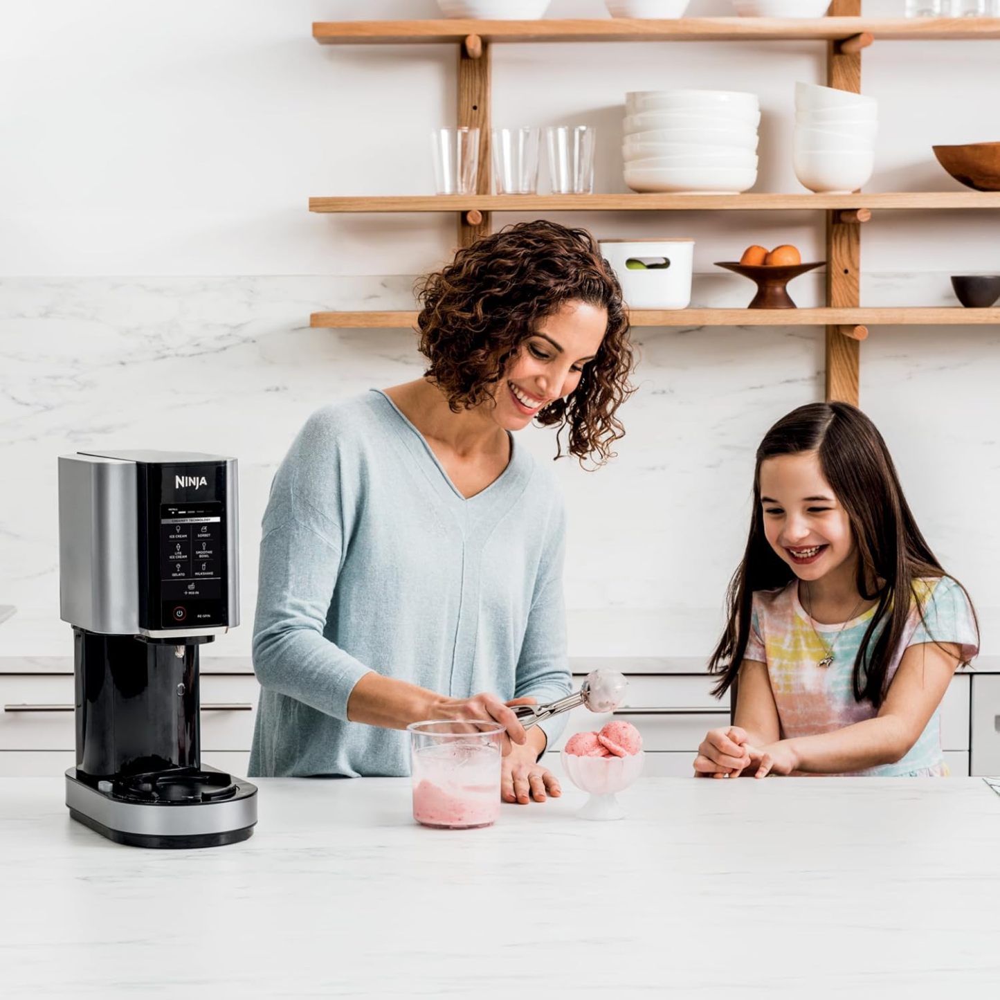 🍦 Máquina para Hacer Helados 7 en 1 | Prepara Helados, Sorbetes, Batidos y Smoothies | 7 Programas Automáticos | Incluye 2 Recipientes con Tapa | Diseño Compacto