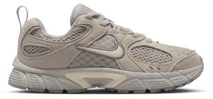 Nike V5 RNR Suede 童款 - Pencil Point/Moon Particle/Light Orewood Brown - Image 1