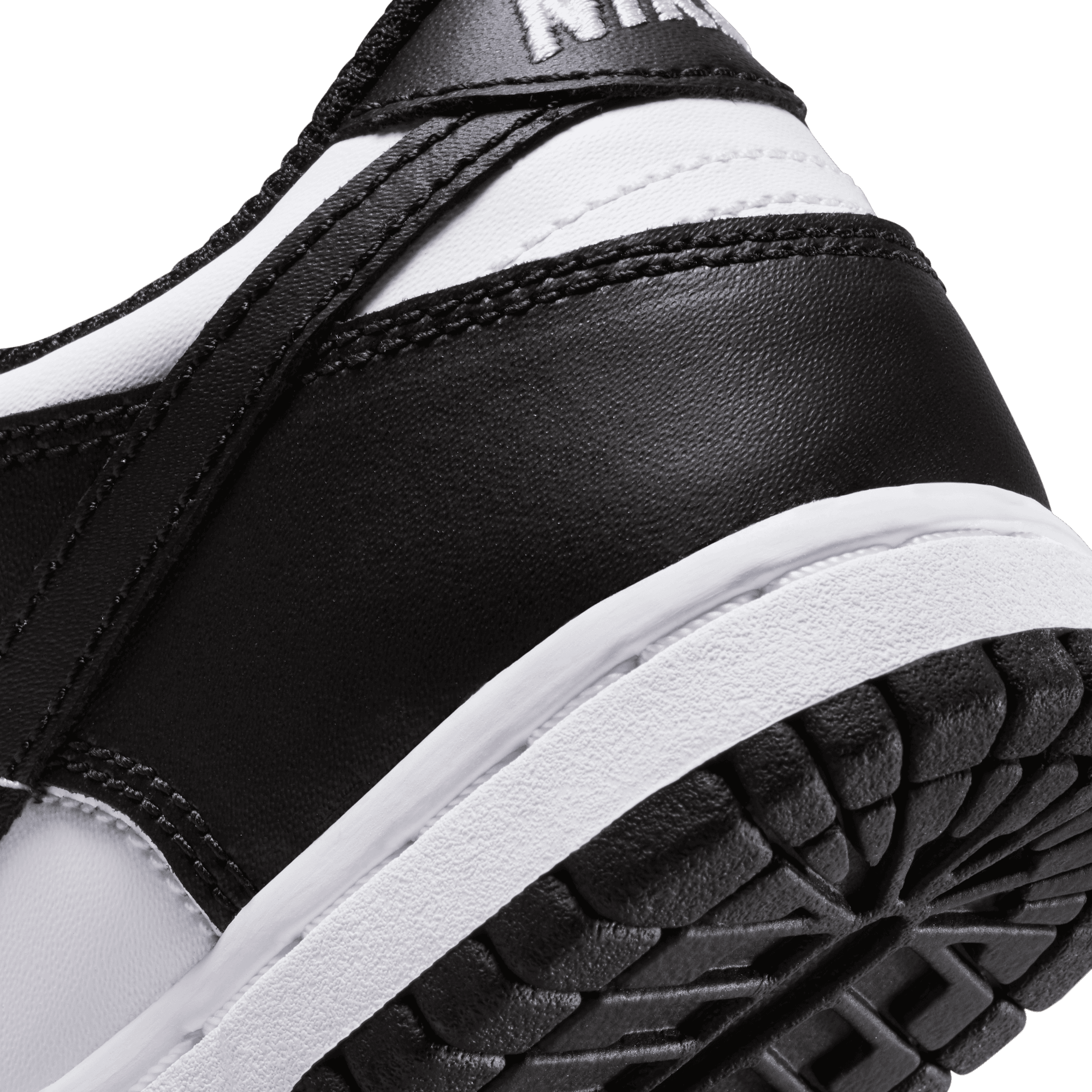Nike Dunk Low 童款 - Black/White/White - Image 8