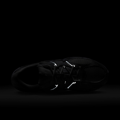 Nike V5 RNR - White/White/Black - Image 7
