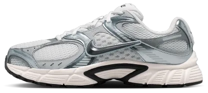 Nike V5 RNR - Photon Dust/Dark Smoke Grey/Smoke Grey - Image 2