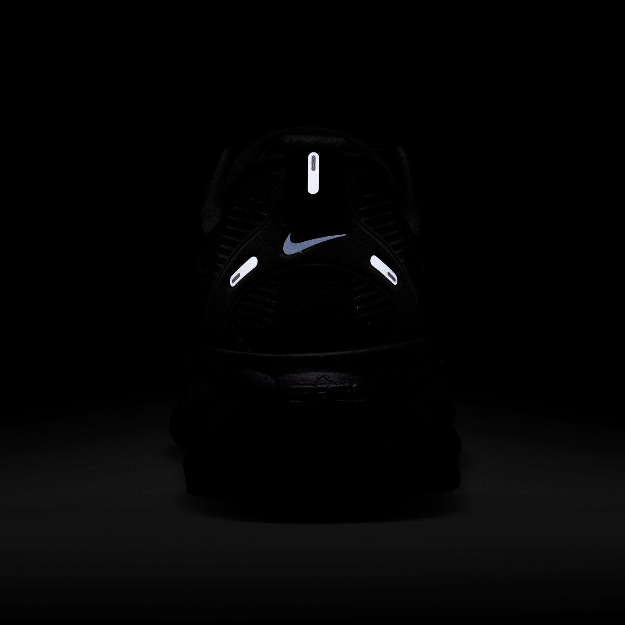 Nike Vomero 18 - Black/Dark Smoke/Black - Image 6