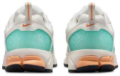 Nike Vomero 5 童款 - Orange Chalk/Off Noir White/Sail - Image 3