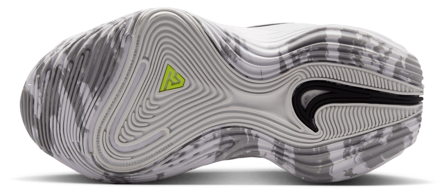 Nike Giannis Immortality 5 童款 - White/Metallic Silver/Off White - Image 5