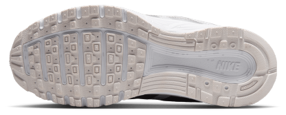 Nike P-6000 童款 - White/White/Silver - Image 5