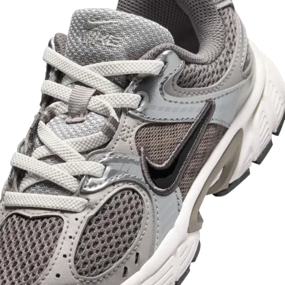 Nike V5 RNR 童款 - Cave Stone/Black/College Grey - Image 7