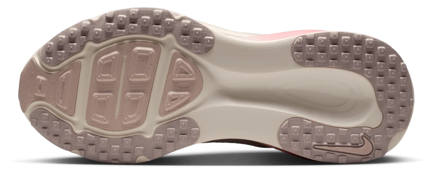 Nike Vomero 18 - Chalk/Silt Red/Red Stardust - Image 5