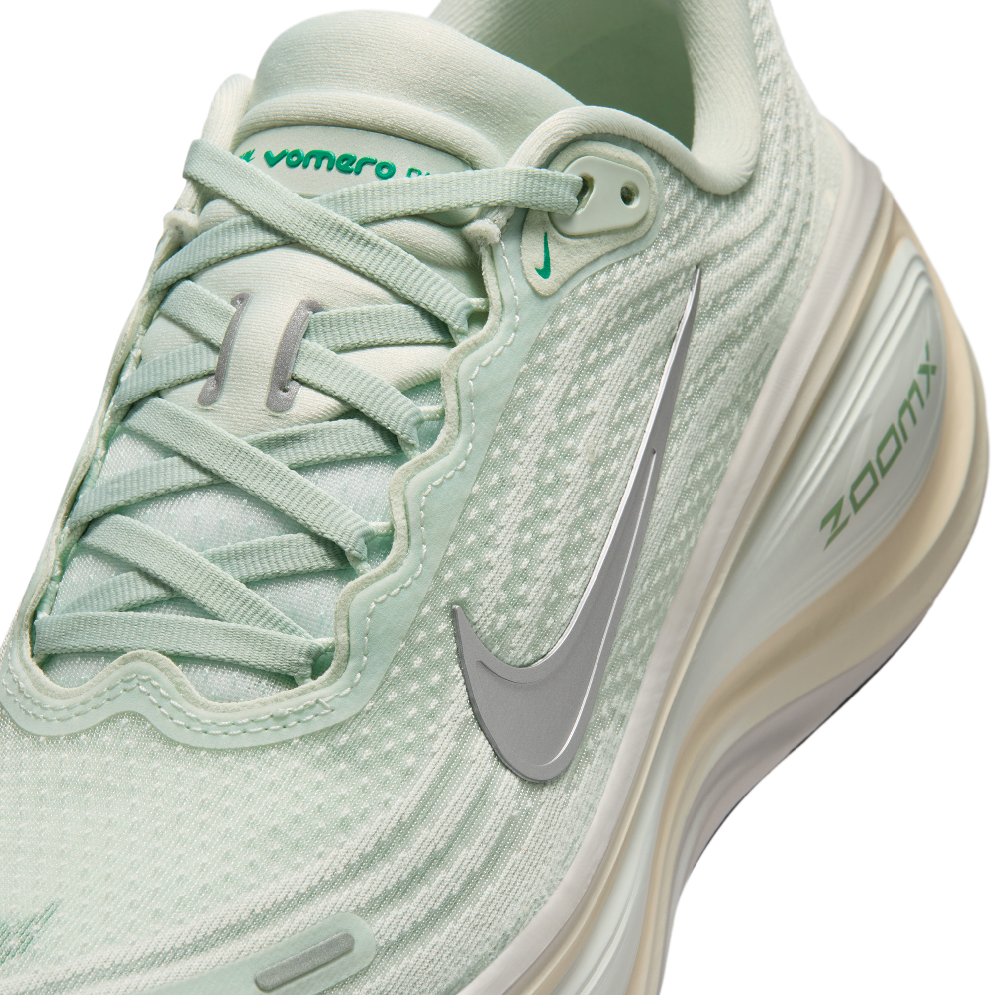 Nike Vomero Plus - Mtlc Silver/Lt Silver/Barely Green - Image 7