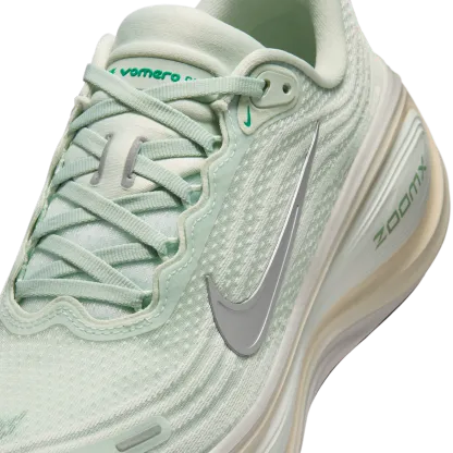 Nike Vomero Plus - Mtlc Silver/Lt Silver/Barely Green - Image 7