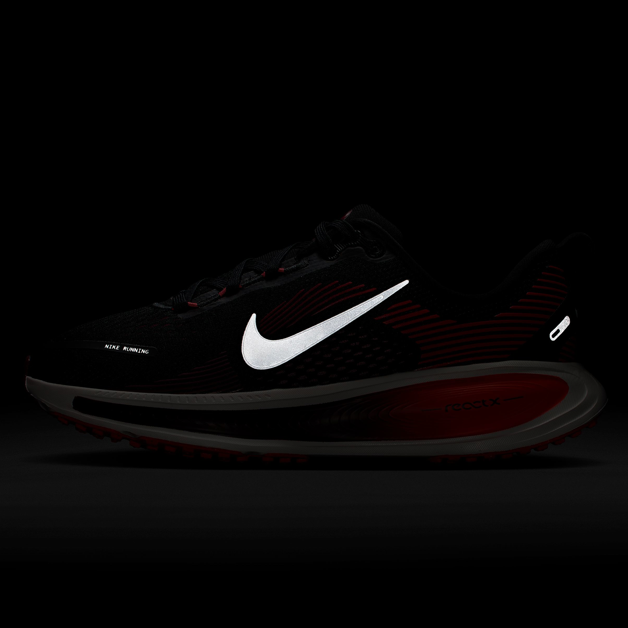 Nike Vomero 18 童款 - Crimson/Black/Summit White - Image 6