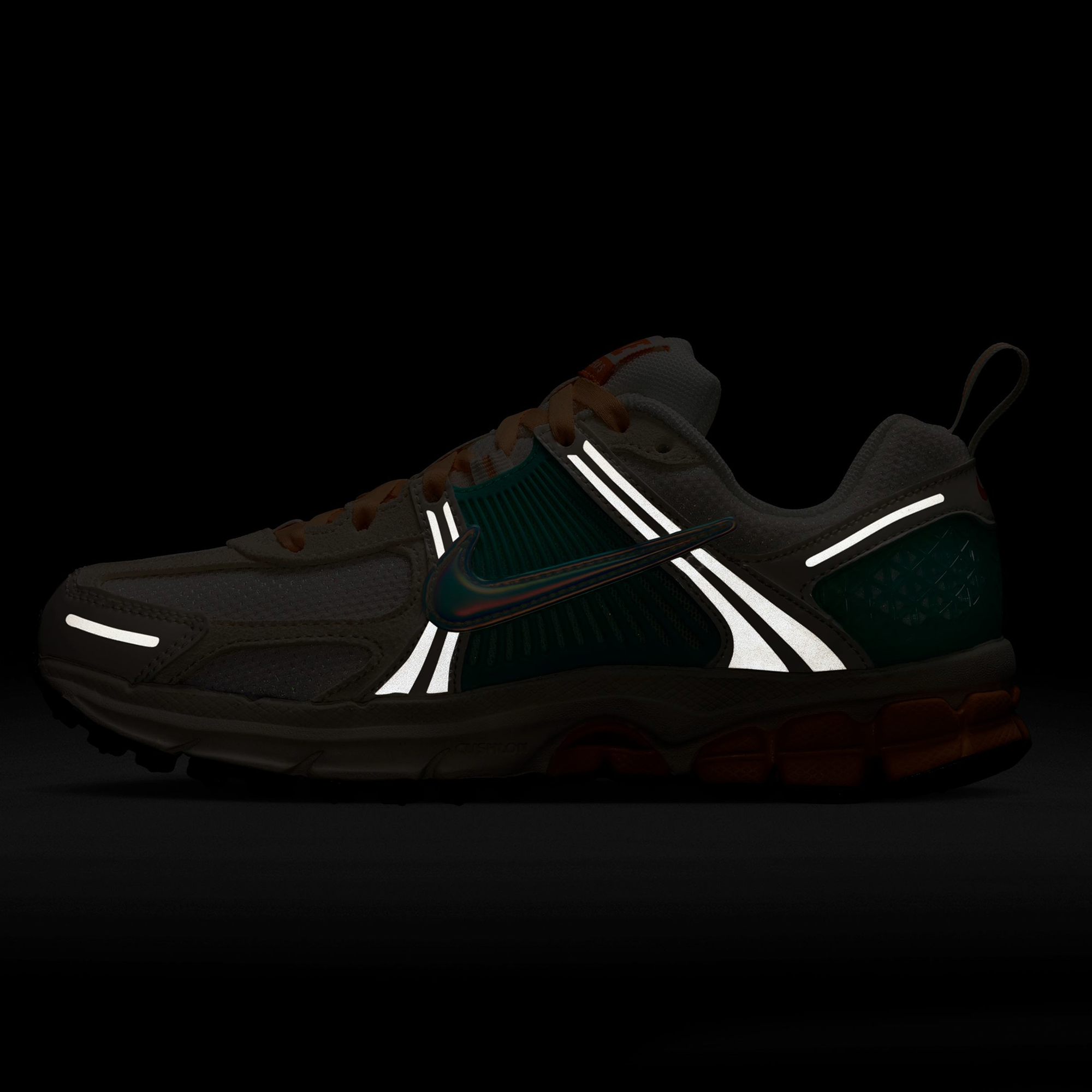 Nike Vomero 5 童款 - Orange Chalk/Off Noir White/Sail - Image 6