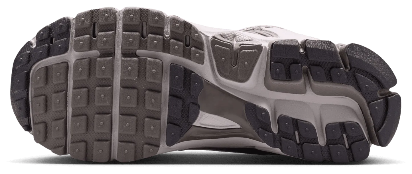 Nike Vomero 5 童款 - Grey/Black/Silver - Image 5