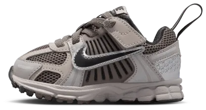 Nike Vomero 5 童款 - College Grey/Black/Cave Stone - Image 2