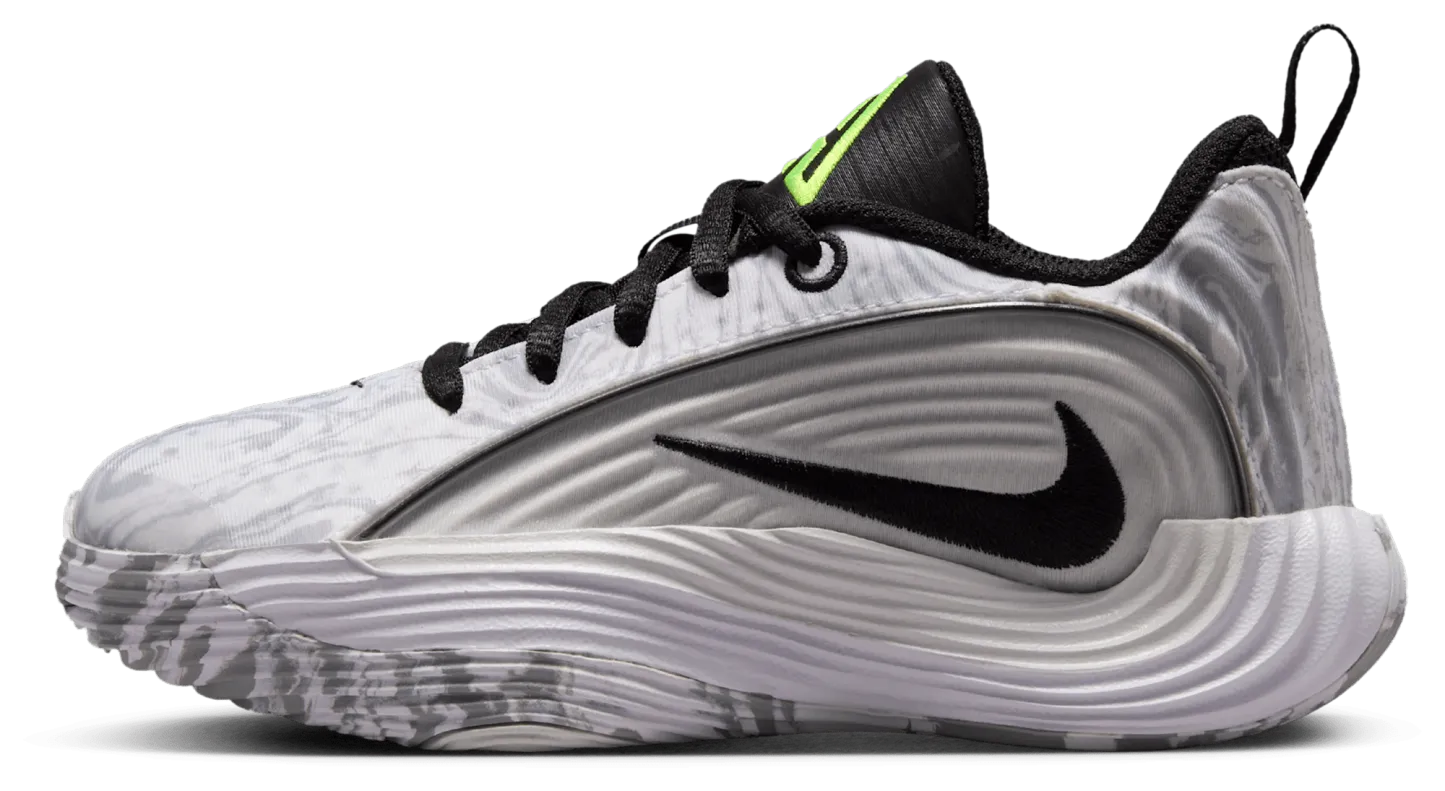 Nike Giannis Immortality 5 童款 - White/Metallic Silver/Off White - Image 2