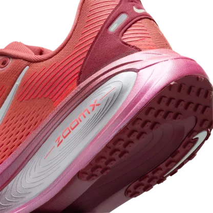 Nike Vomero 18 - Lt Redwood/Barely Green/Brt Crimson - Image 8