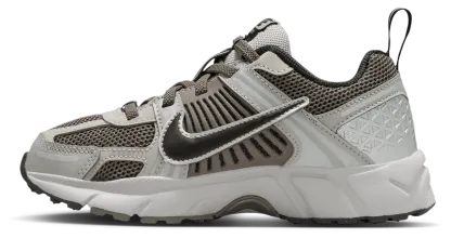 Nike Vomero 5 童款 - College Grey/Black/Cave Stone - Image 2