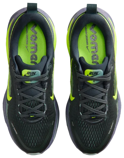 Nike Vomero 18 童款 - Seaweed/Volt/Sanded Purple - Image 4