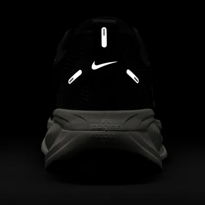 Nike Vomero 18 - Summit/Black - Image 6