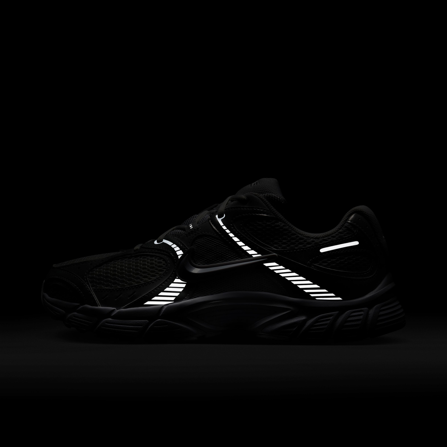 Nike V5 RNR - White/White/Black - Image 6