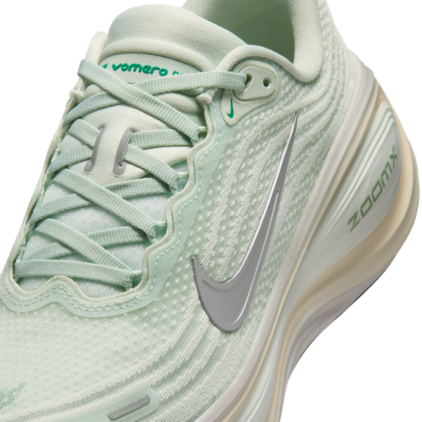 Nike Vomero Plus - Mtlc Silver/Lt Silver/Barely Green - Image 7