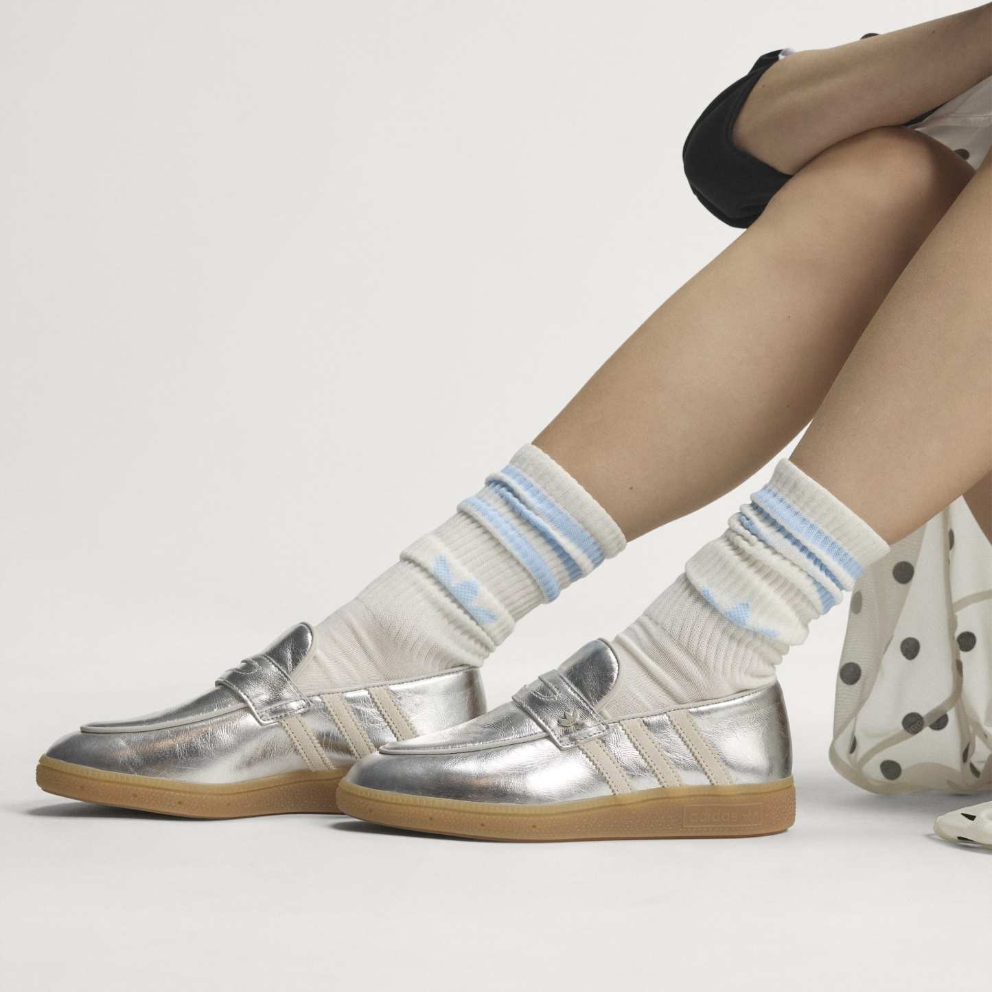 adidas HANDBALL SPEZIAL LOAFER SHOES - Silver Metallic / Off White / Grey One - View 2