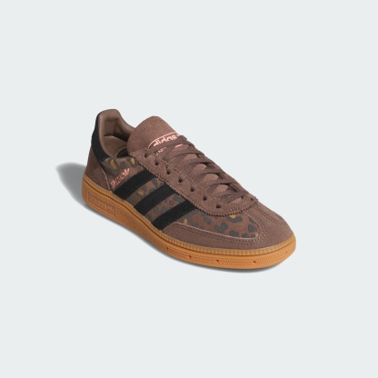 adidas HANDBALL SPEZIAL SHOES - Earth Strata / Core Black / Glow Pink - View 5