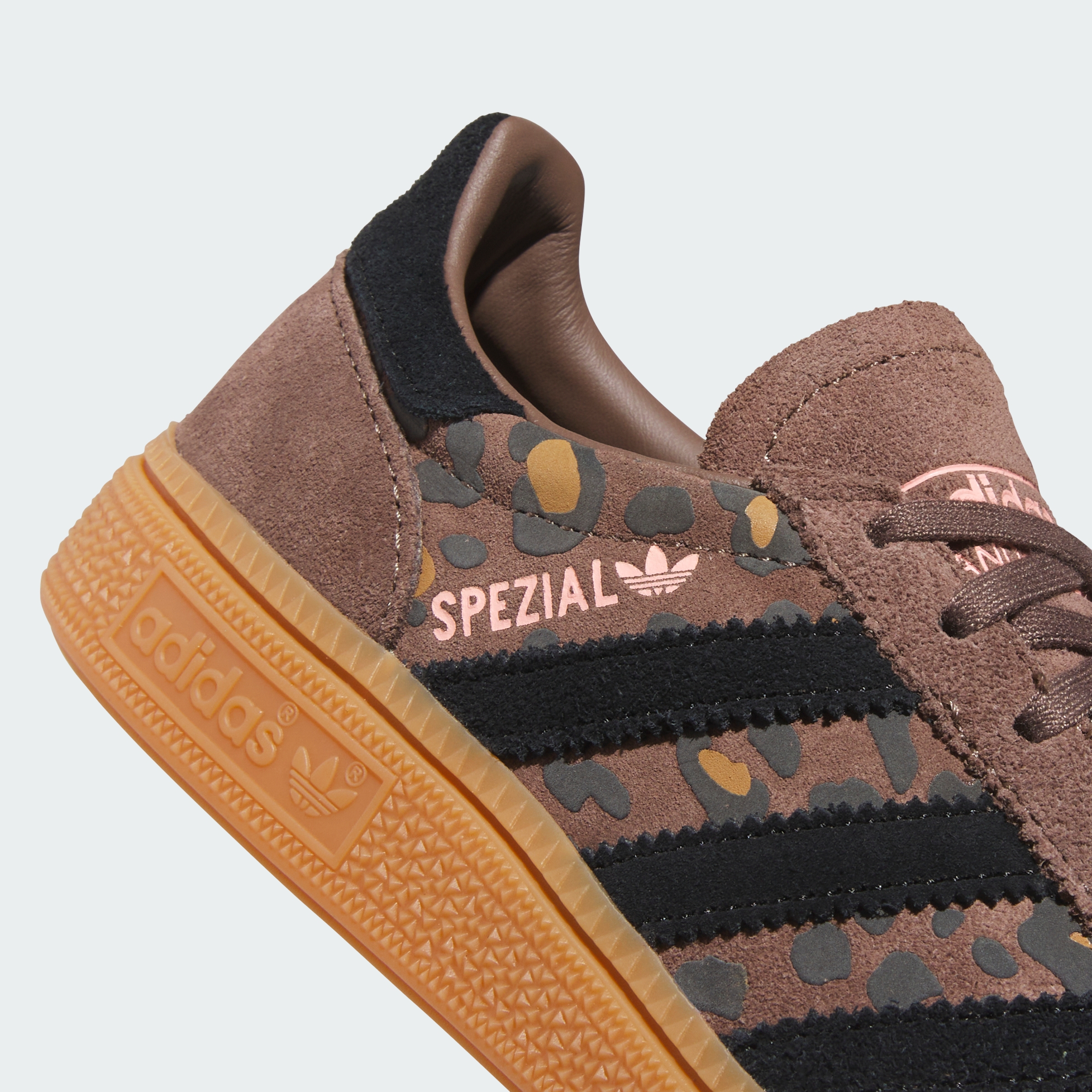 adidas HANDBALL SPEZIAL SHOES - Earth Strata / Core Black / Glow Pink - View 8