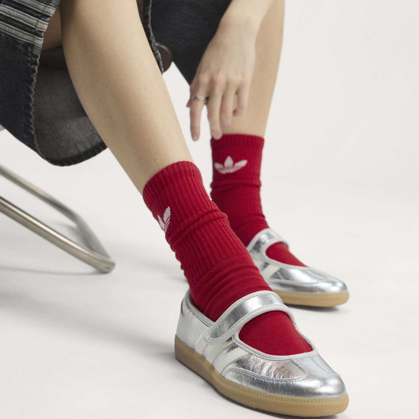 adidas SAMBA JANE SHOES - Silver Metallic / Off White / Gum - View 2