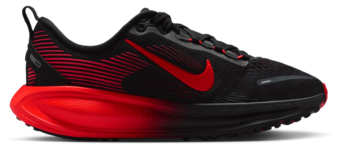 Nike Vomero 18 童款 - Black/Bright Crimson/Anthracite - Image 1