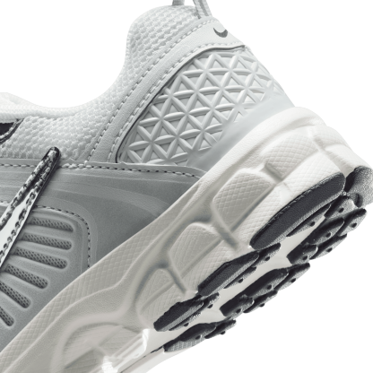 Nike Vomero 5 Lace 童款 - Gray/Silver/Black - Image 8
