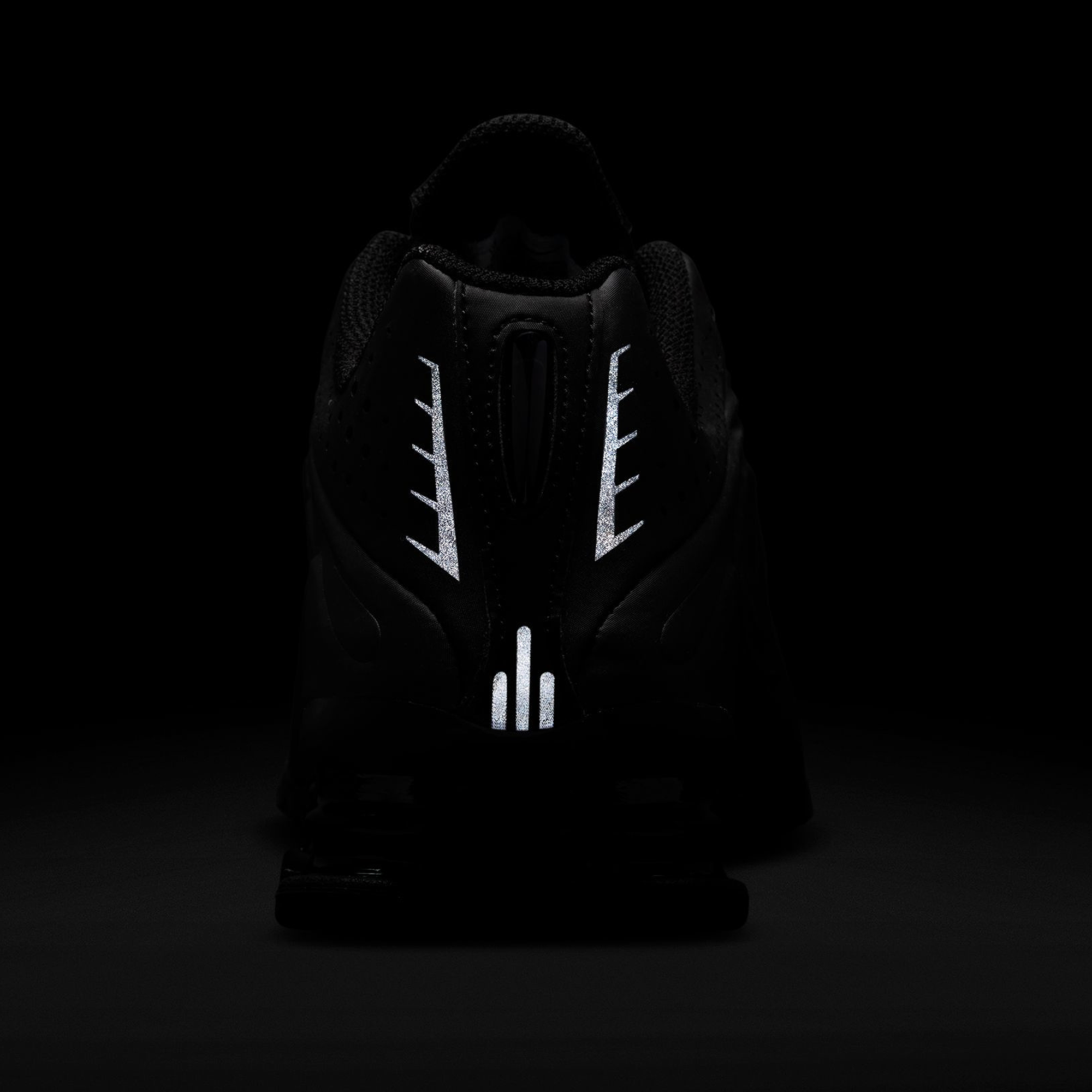 Nike Shox R4 童款 - Black/Black - Image 6