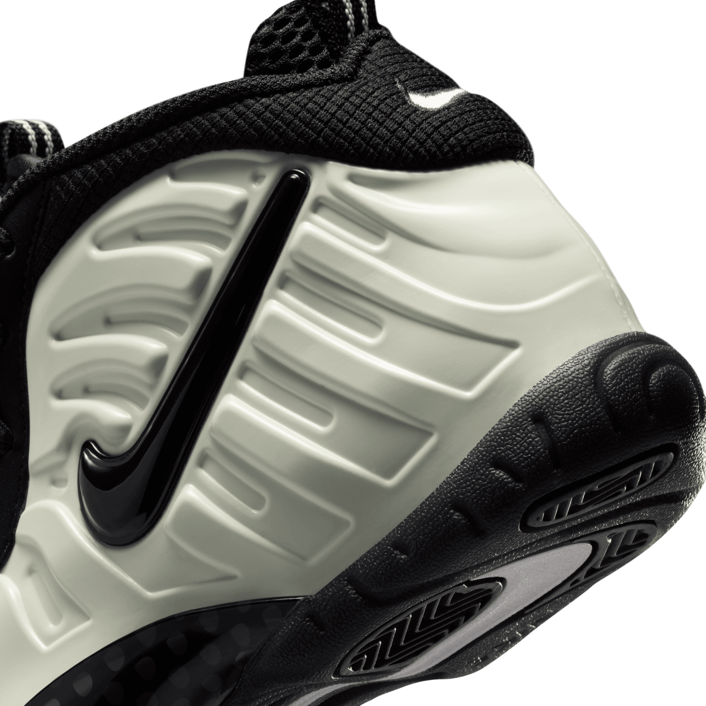 Nike Little Posite Pro 童款 - Black/White/Summit White - Image 8