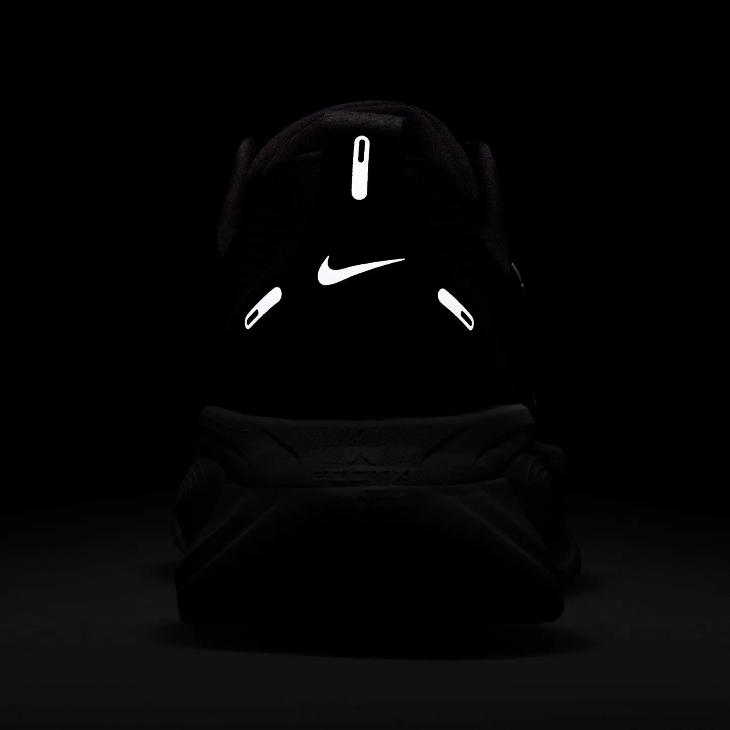 Nike Vomero 18 - Black/Summit White - Image 6
