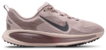 Nike Vomero 18 童款 - Particle Rose/Off Noir/Silt Red - Image 1