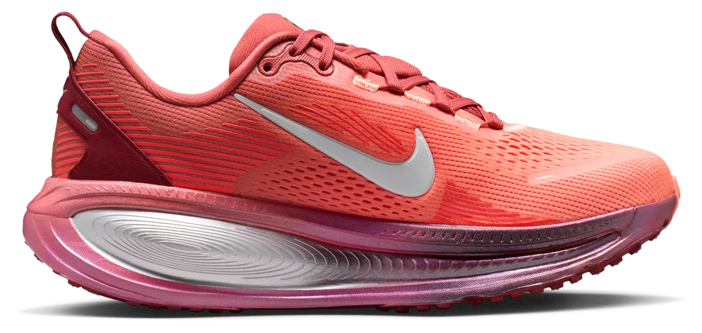 Nike Vomero 18 - Lt Redwood/Barely Green/Brt Crimson - Image 1
